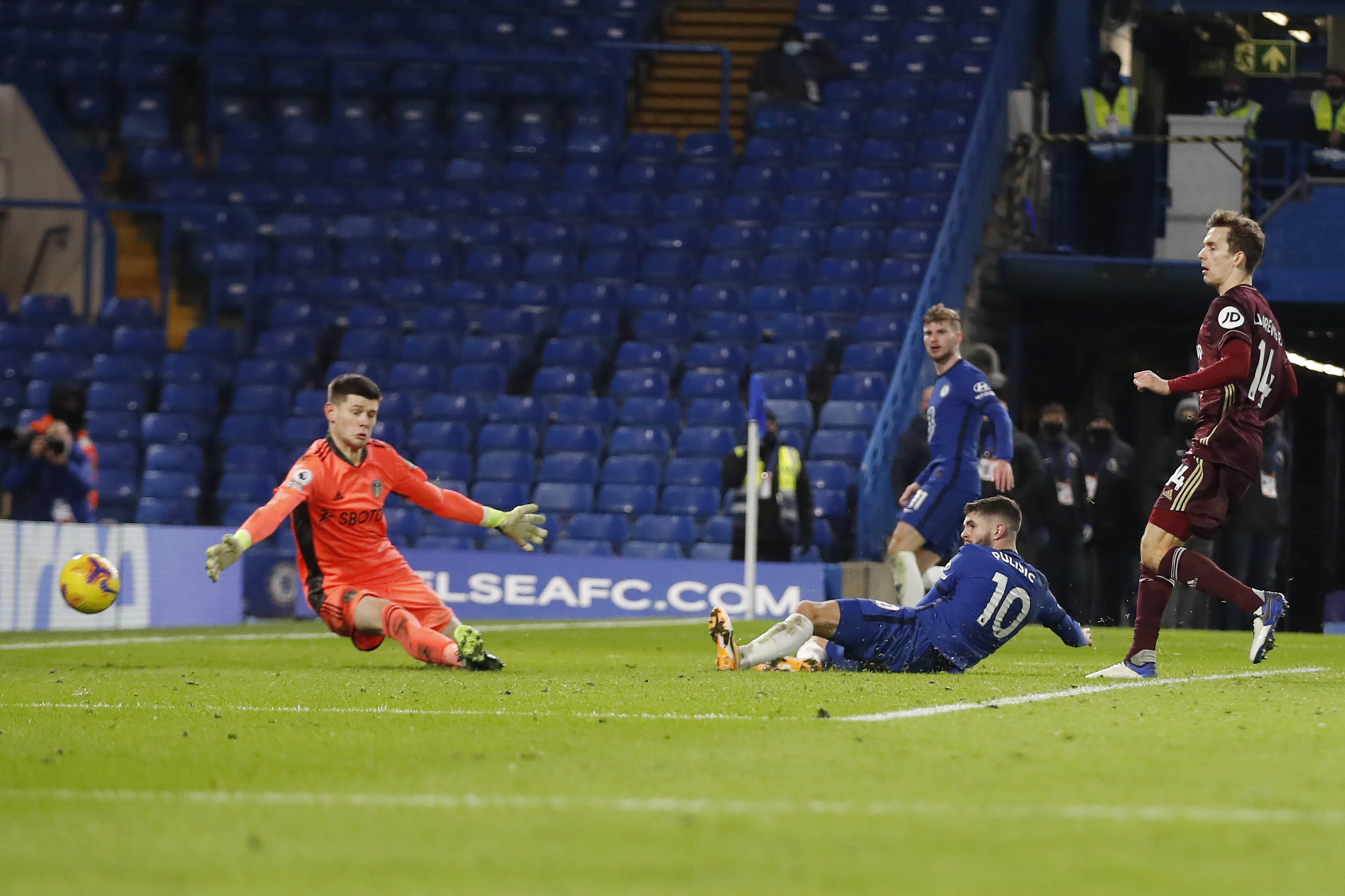 现足球的全 现足球的全