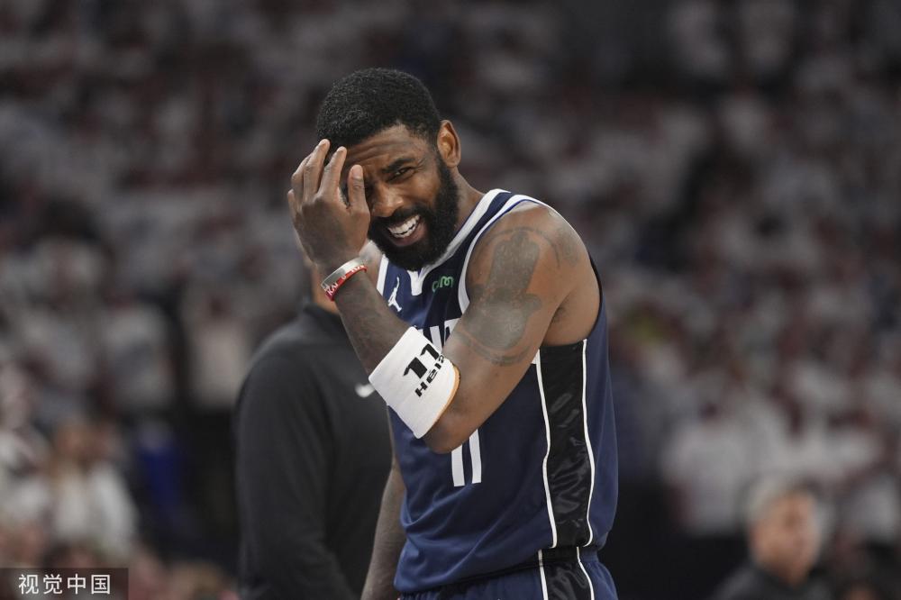 凭借头球破 凭借头球破