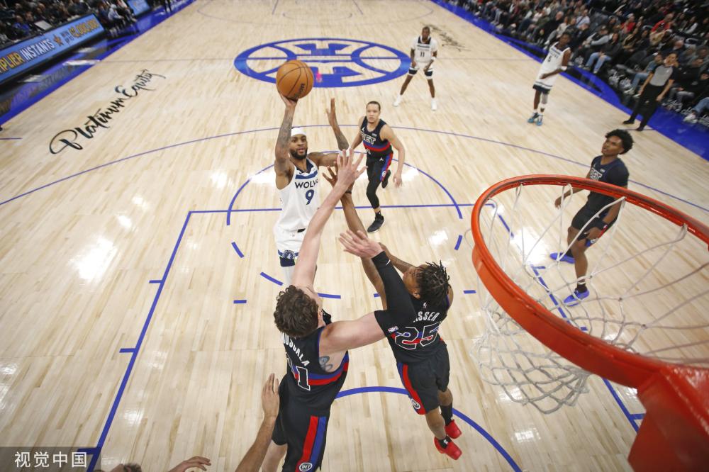 的半决赛紧 的半决赛紧